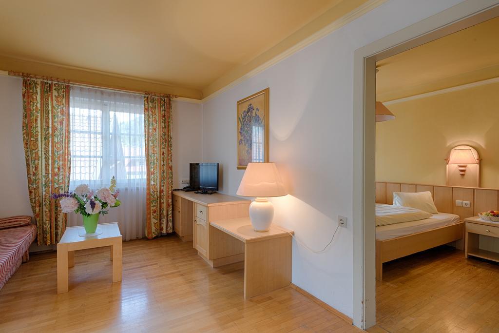 Hotel Post Гроскирххайм Экстерьер фото